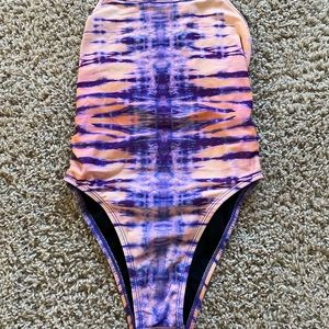 Jolyn fixed back size 28